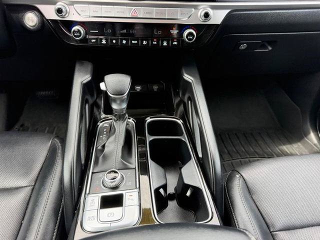 Used 2023 Kia Telluride LX AWD/4WD image 16