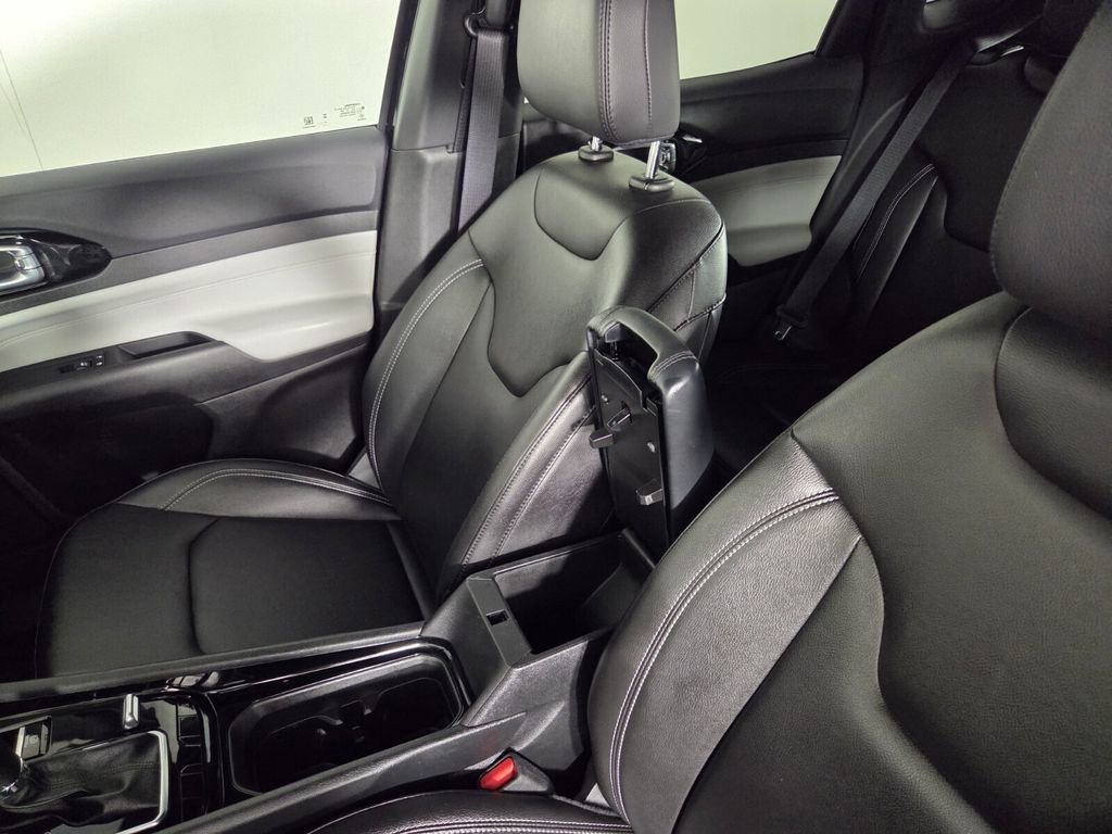 Certified 2025 Jeep Compass Limited image 23