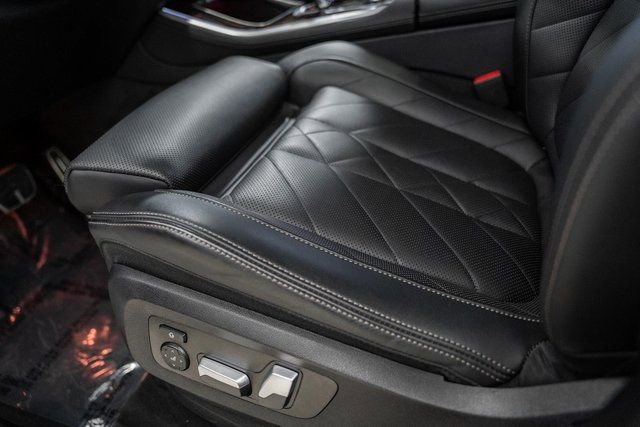 Used 2023 BMW X5 xDrive40i w/ M Sport Package image 39