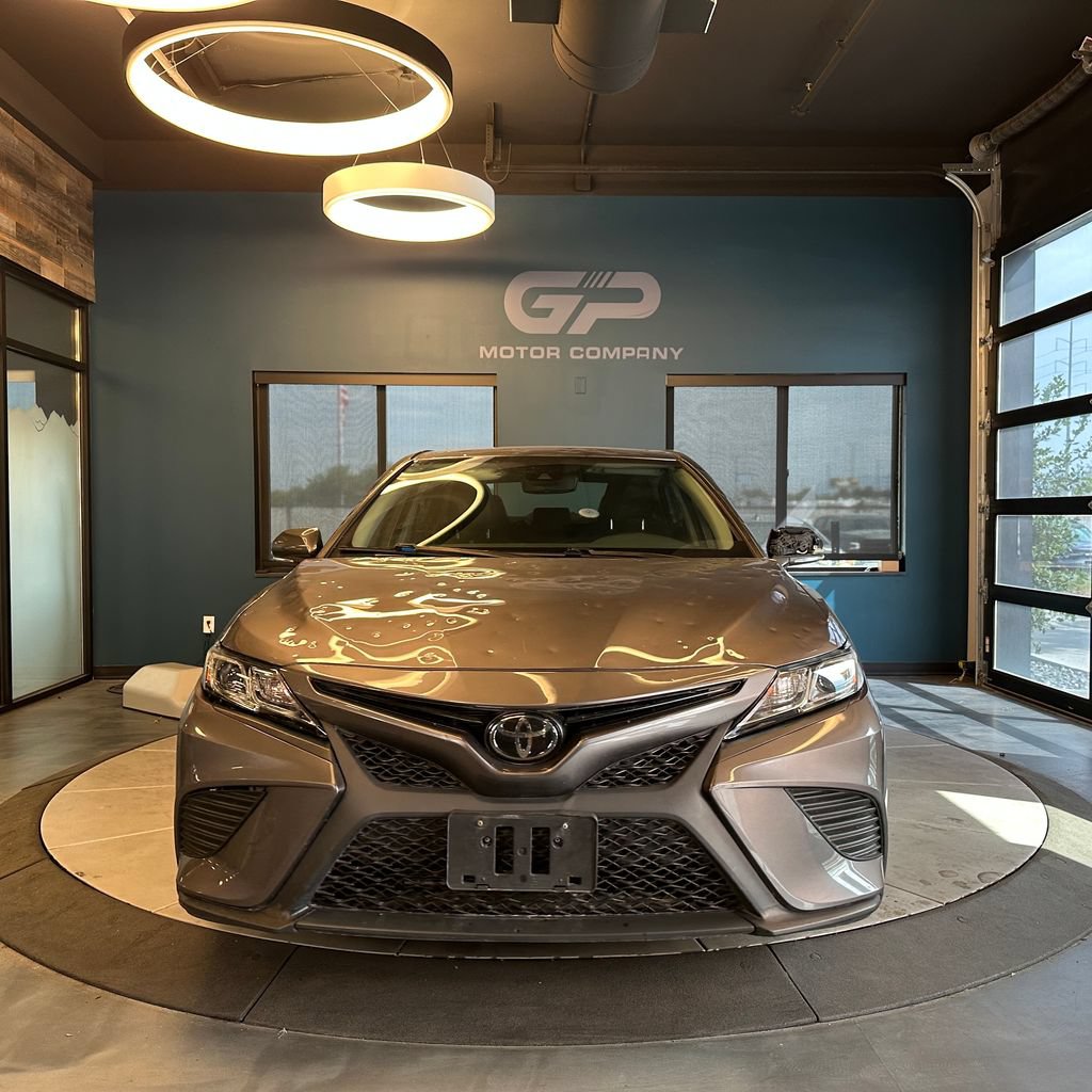 Used 2020 Toyota Camry SE w/ Moonroof Package AWD/4WD image 8