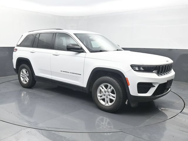 Used 2024 Jeep Grand Cherokee Laredo AWD/4WD image 8