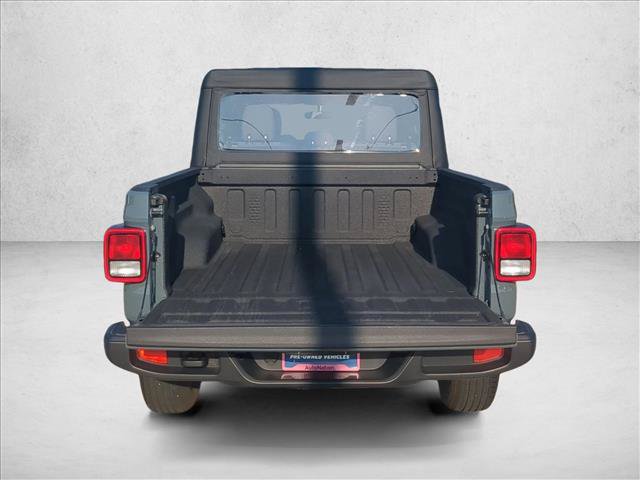Used 2025 Jeep Gladiator Sport AWD/4WD image 6