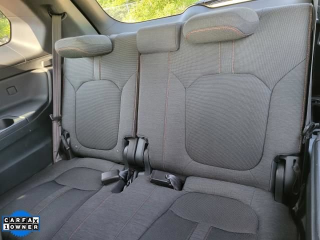 Used 2023 Honda Pilot Sport image 11