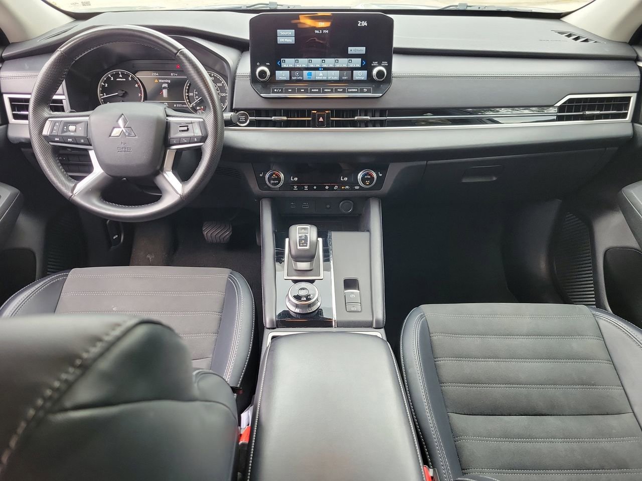 Used 2024 Mitsubishi Outlander SE image 13