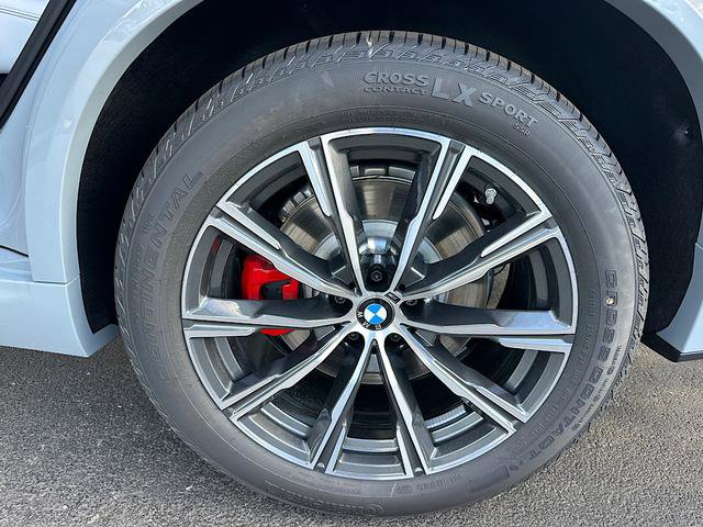 New 2026 BMW X5 xDrive50e image 7