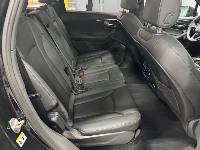 Used 2026 Audi Q7 3.0T Premium Plus w/ Premium Plus Package AWD/4WD image 34