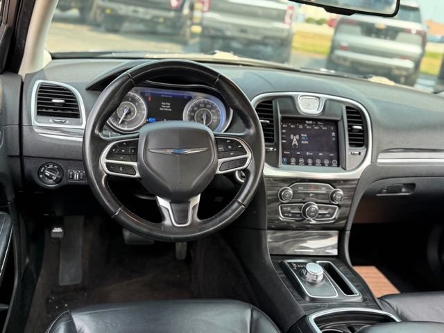 Used 2017 Chrysler 300 Touring w/ Value Package RWD image 7