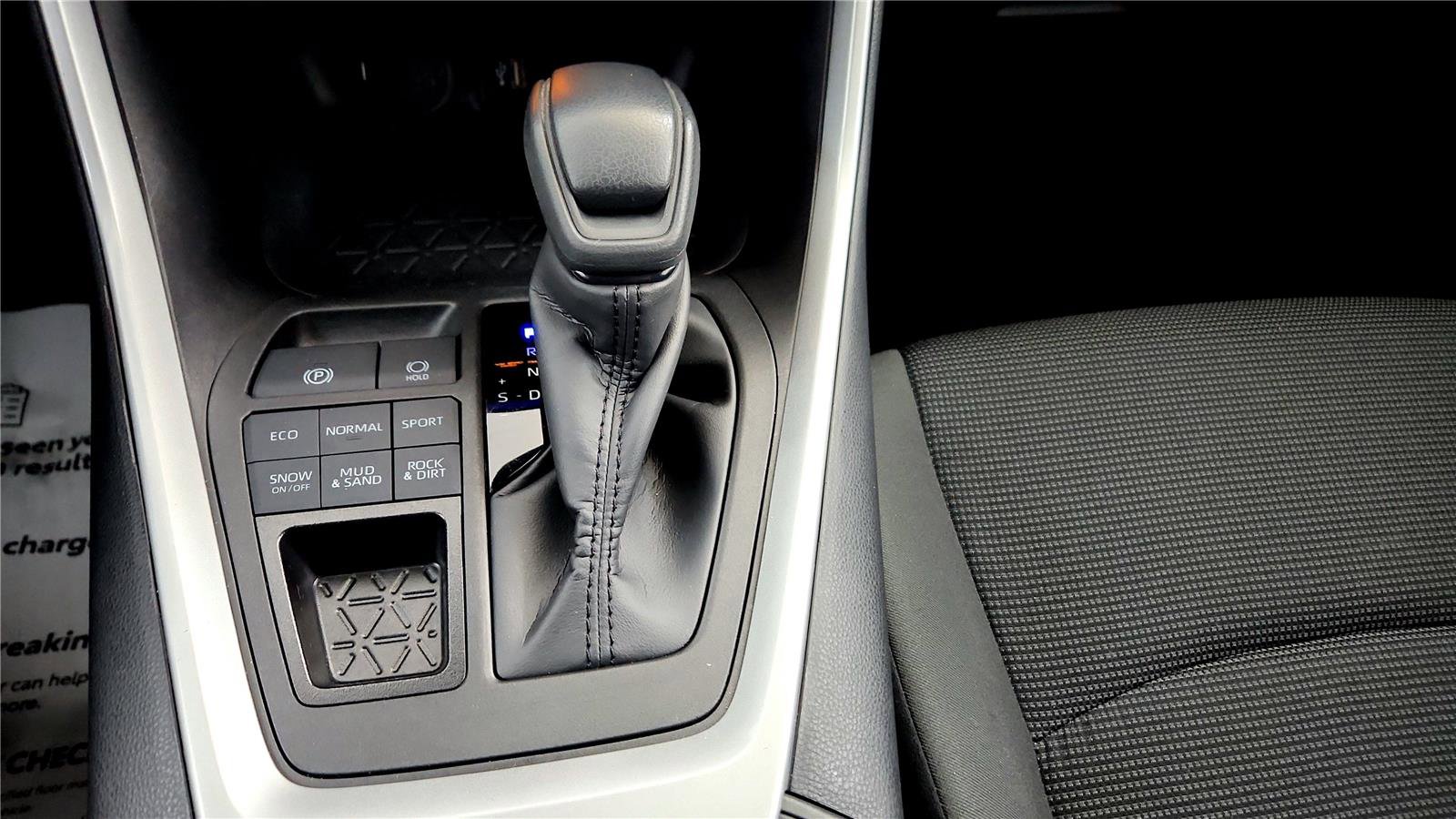 Certified 2023 Toyota RAV4 LE image 31