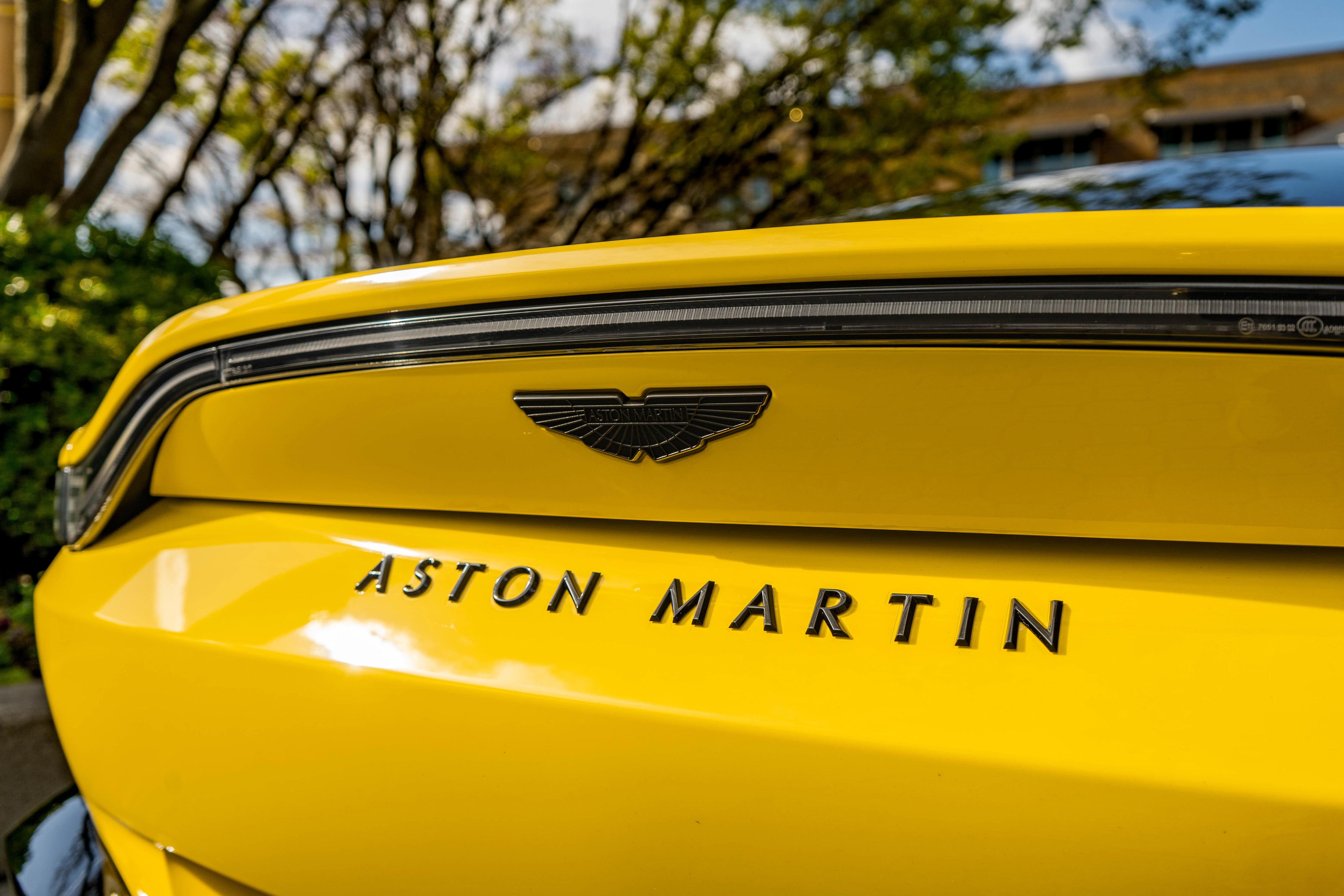 Used 2023 Aston Martin V8 Vantage Coupe image 8