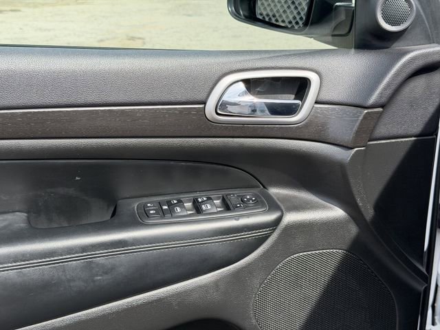Used 2017 Jeep Grand Cherokee Altitude image 9