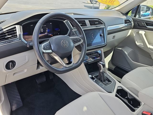 Used 2023 Volkswagen Tiguan SE FWD image 16