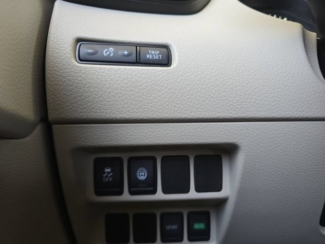 Used 2020 Nissan Rogue Sport SV FWD image 10