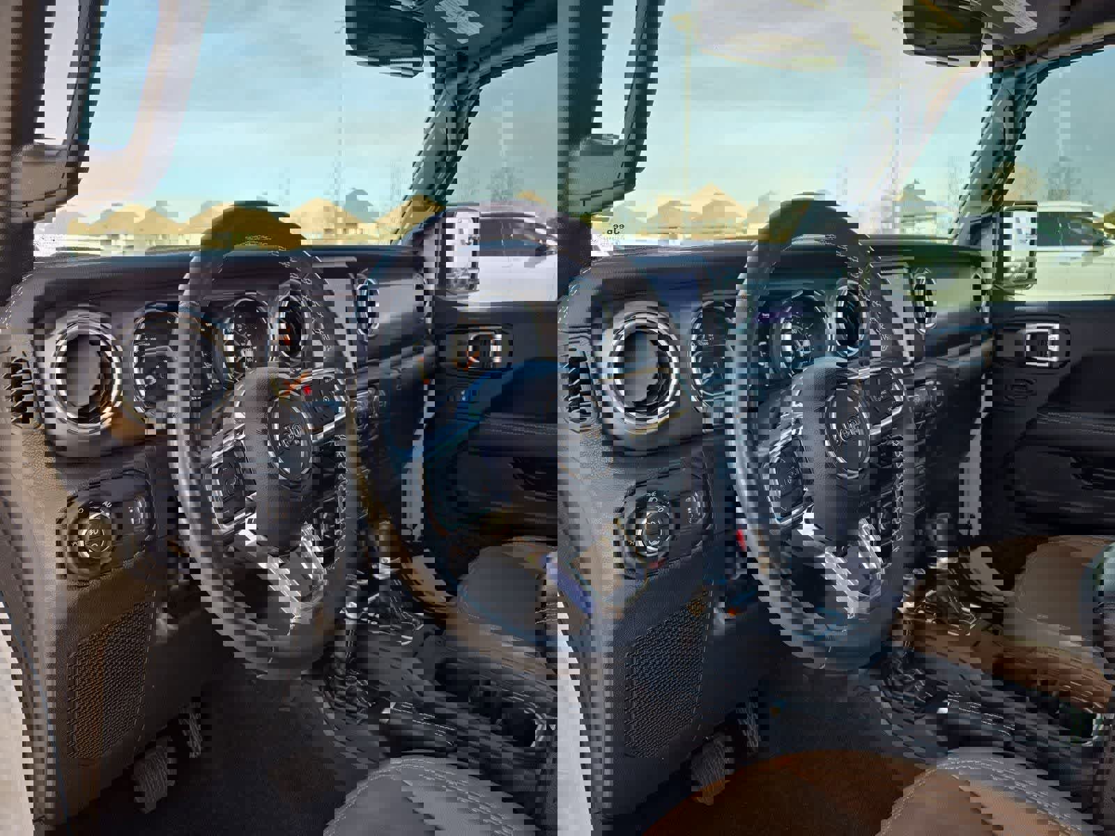 Used 2023 Jeep Gladiator Rubicon w/ LED Lighting Group image 2