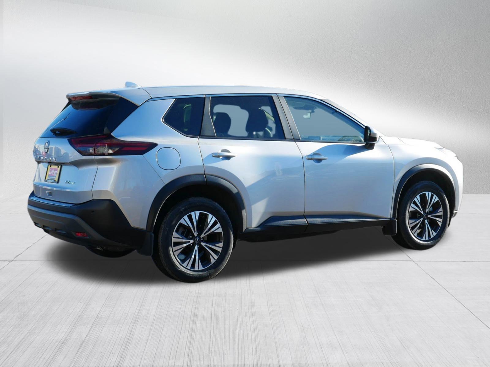 Used 2023 Nissan Rogue SV image 7