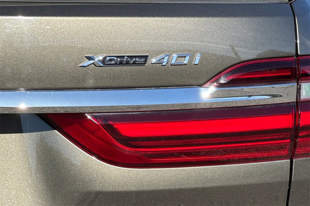 Used 2022 BMW X7 xDrive40i w/ Executive Package image 34