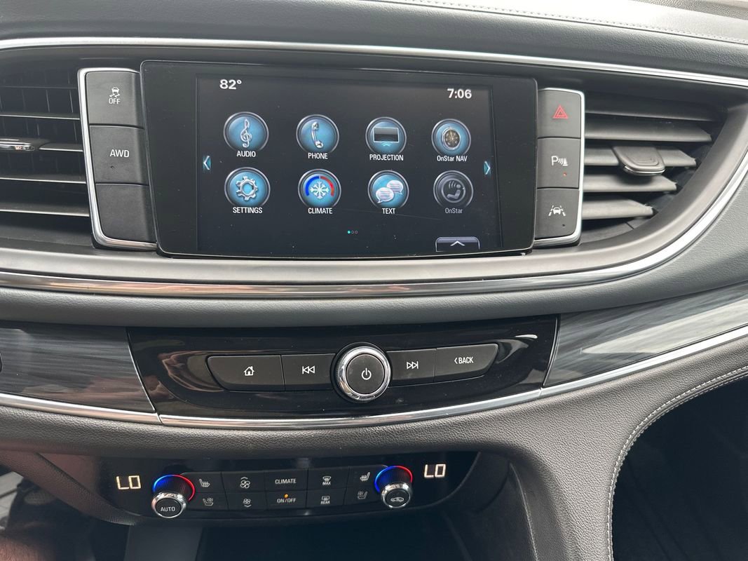 Used 2018 Buick Enclave Premium image 32