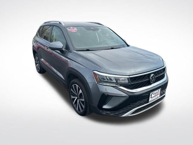 Used 2024 Volkswagen Taos SE image 8