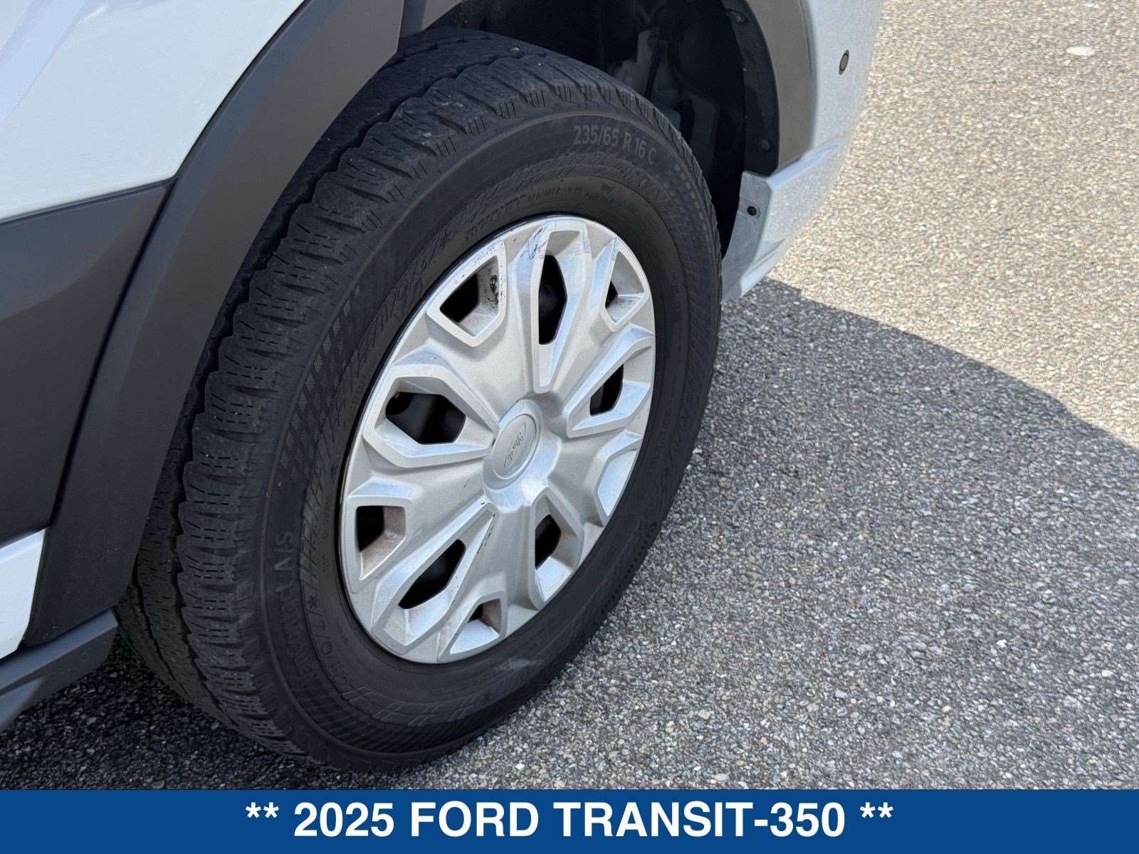 Used 2025 Ford Transit 350 XLT RWD image 12