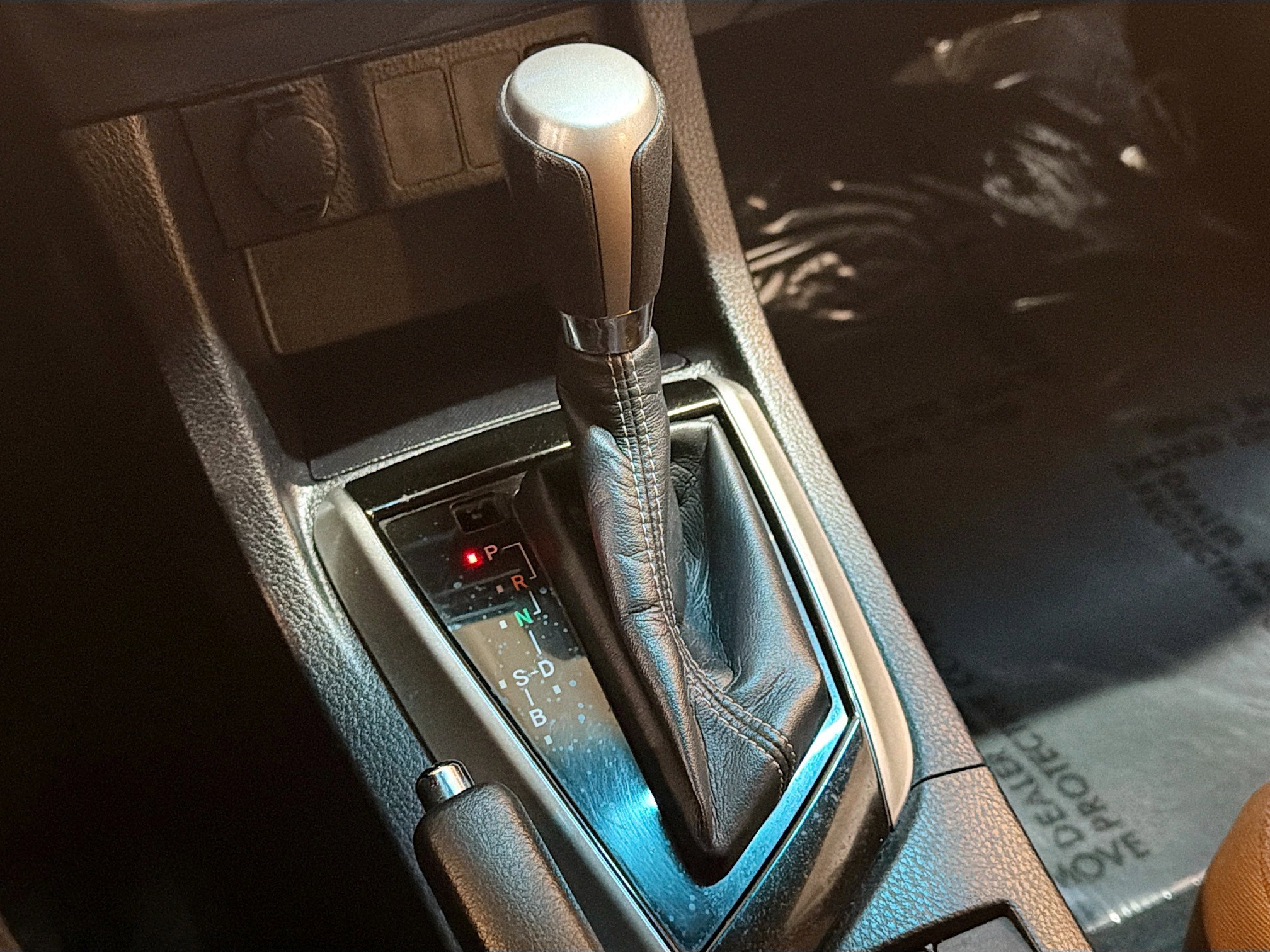 Used 2014 Toyota Corolla LE image 23