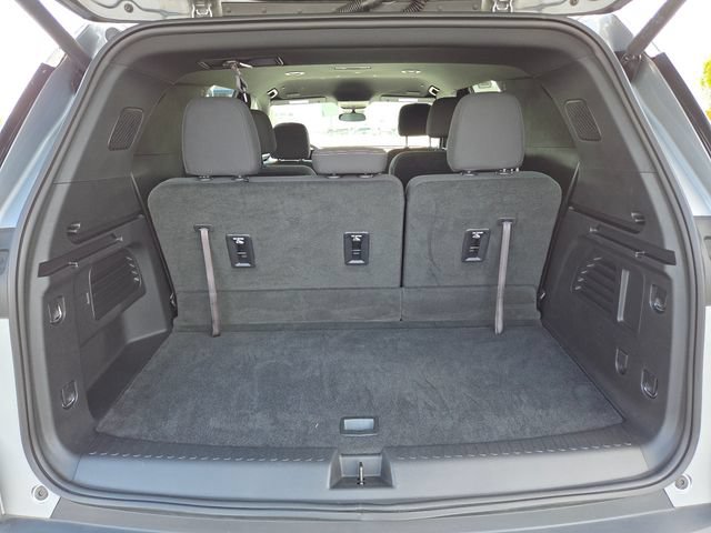 Used 2025 Chevrolet Traverse LT w/ LPO, Floor Liner Package FWD image 19