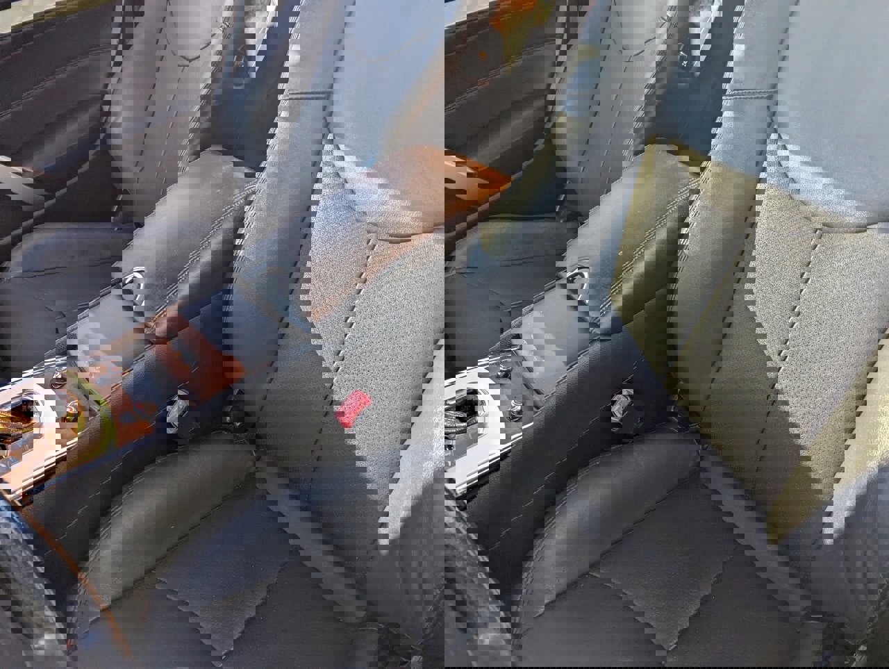 Used 2015 INFINITI Q60 Journey w/ Premium Package image 17