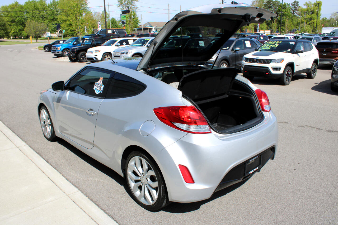 Used 2012 Hyundai Veloster w/ Style Pkg image 21