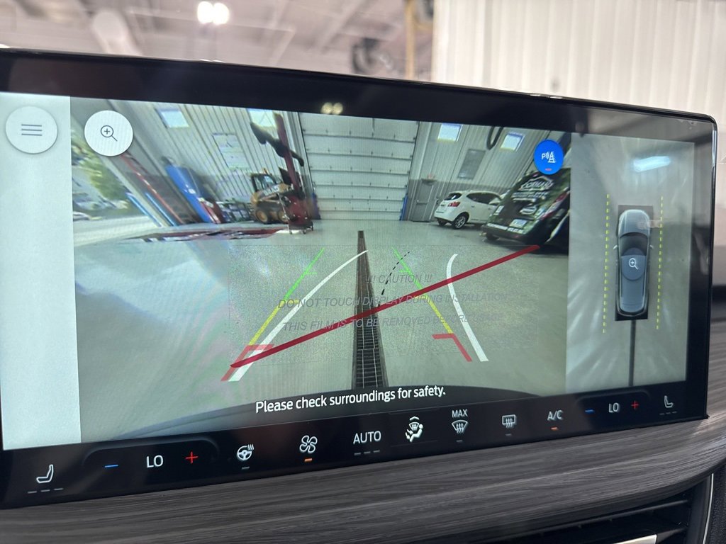 New 2025 Ford Escape SE w/ PHEV Premium Package image 24