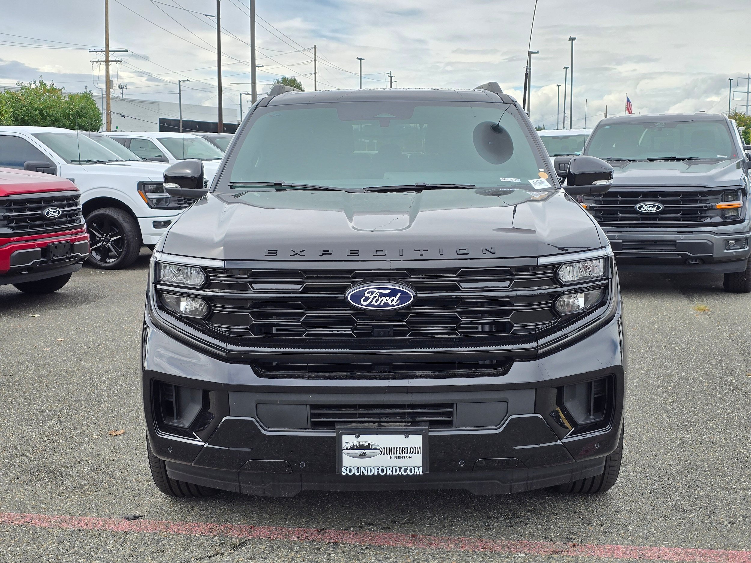 New 2027 Ford Expedition Platinum w/ Stealth Performance Package AWD/4WD image 2