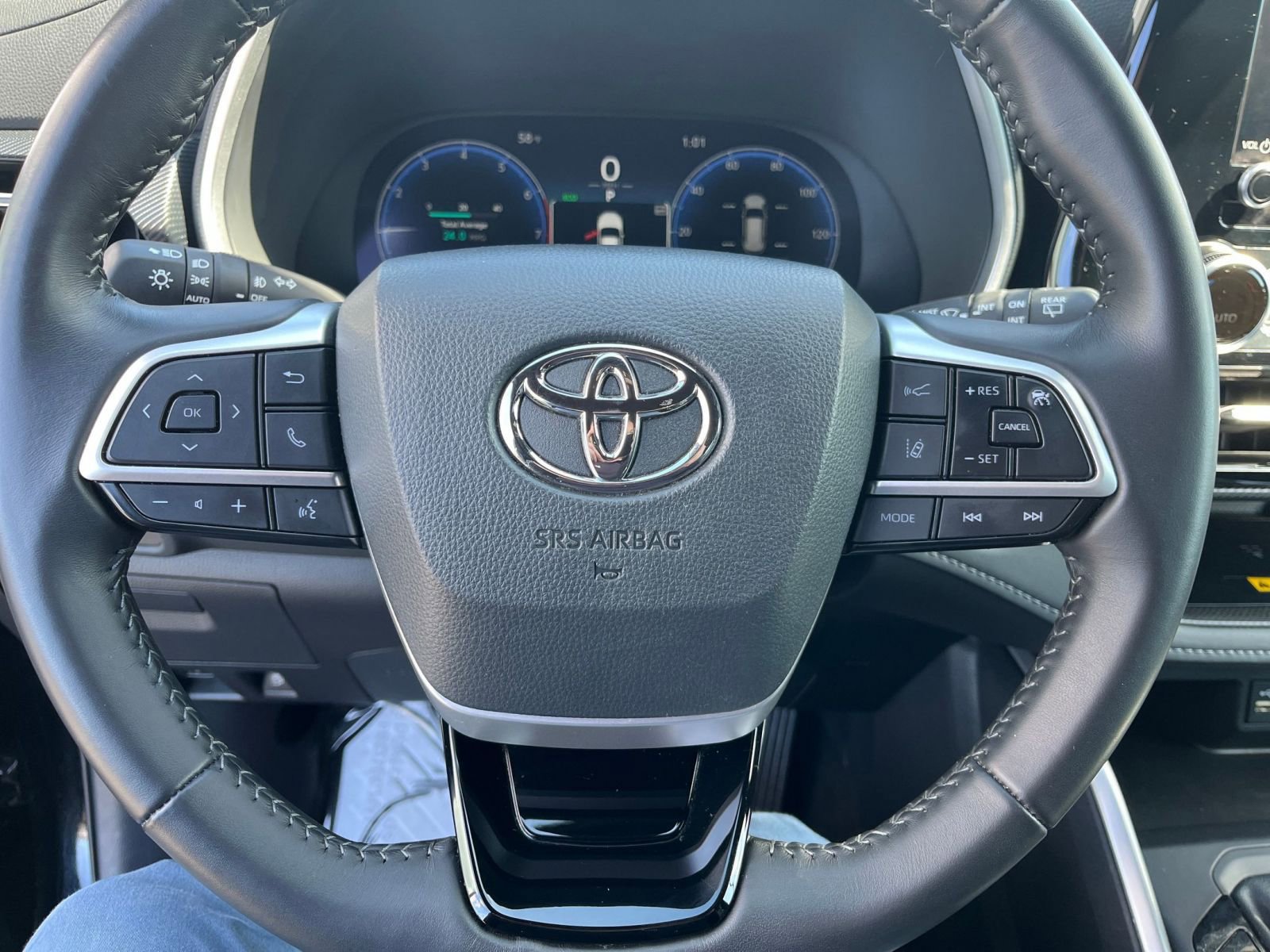 Used 2025 Toyota Highlander XSE image 29