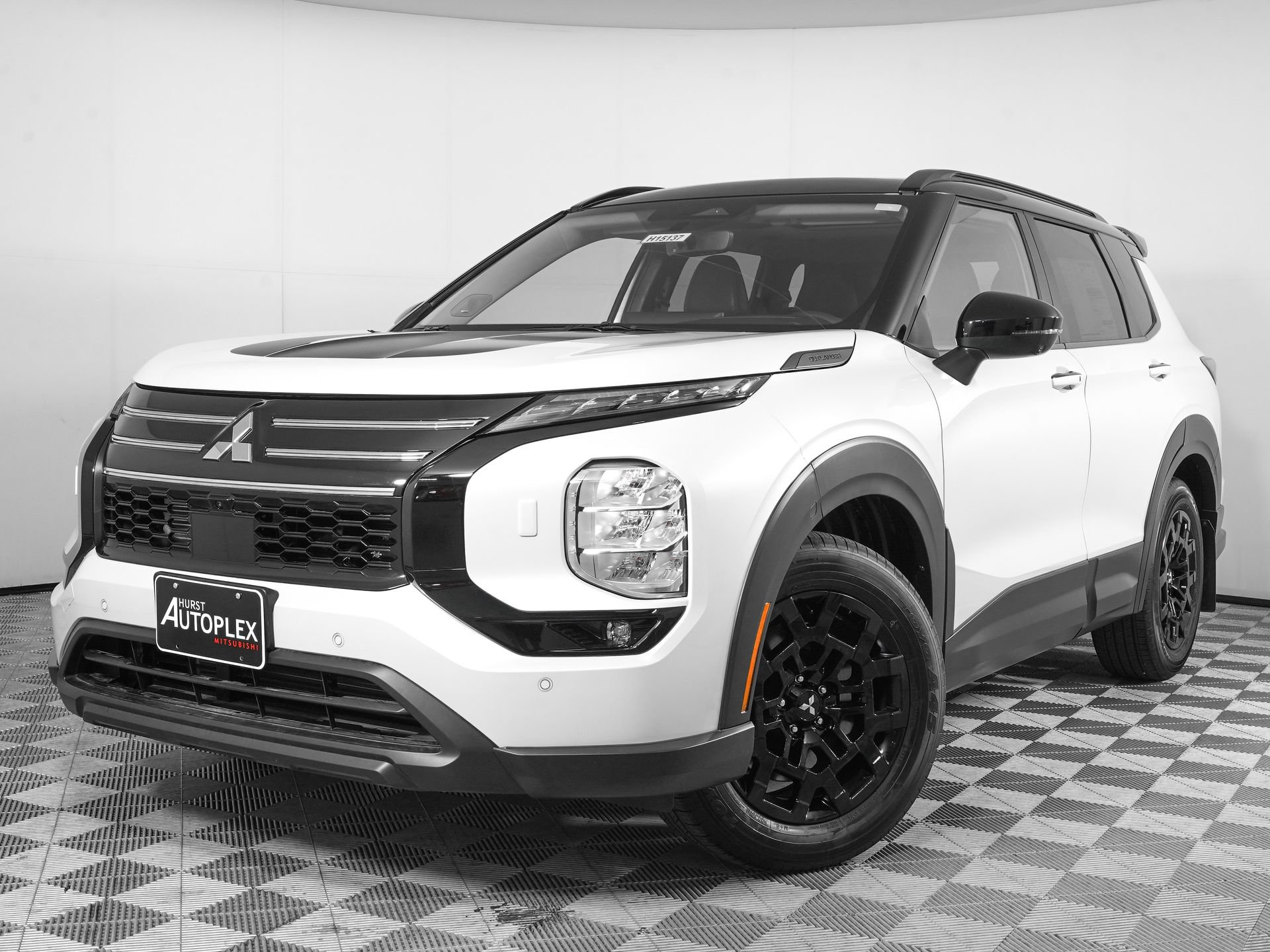 New 2026 Mitsubishi Outlander AWD image 2
