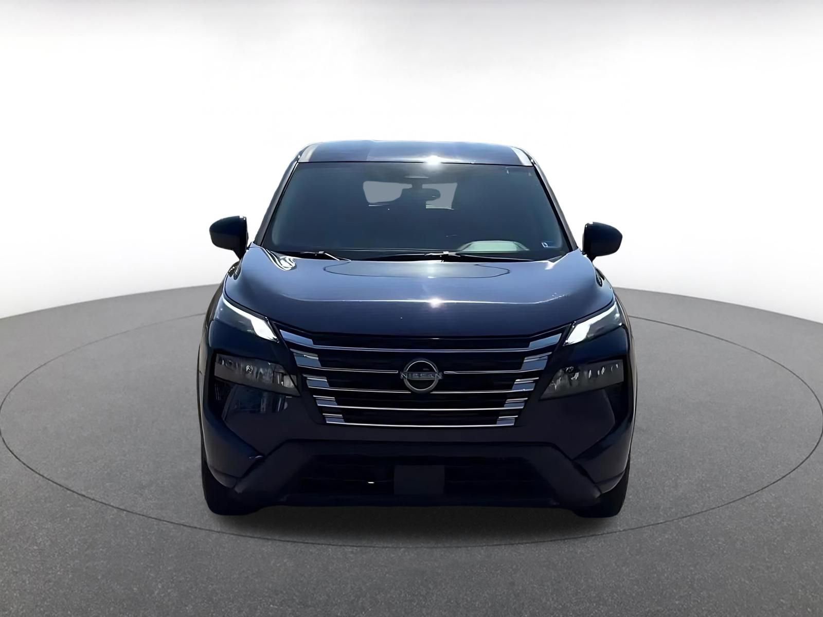 Used 2025 Nissan Rogue SV FWD image 4