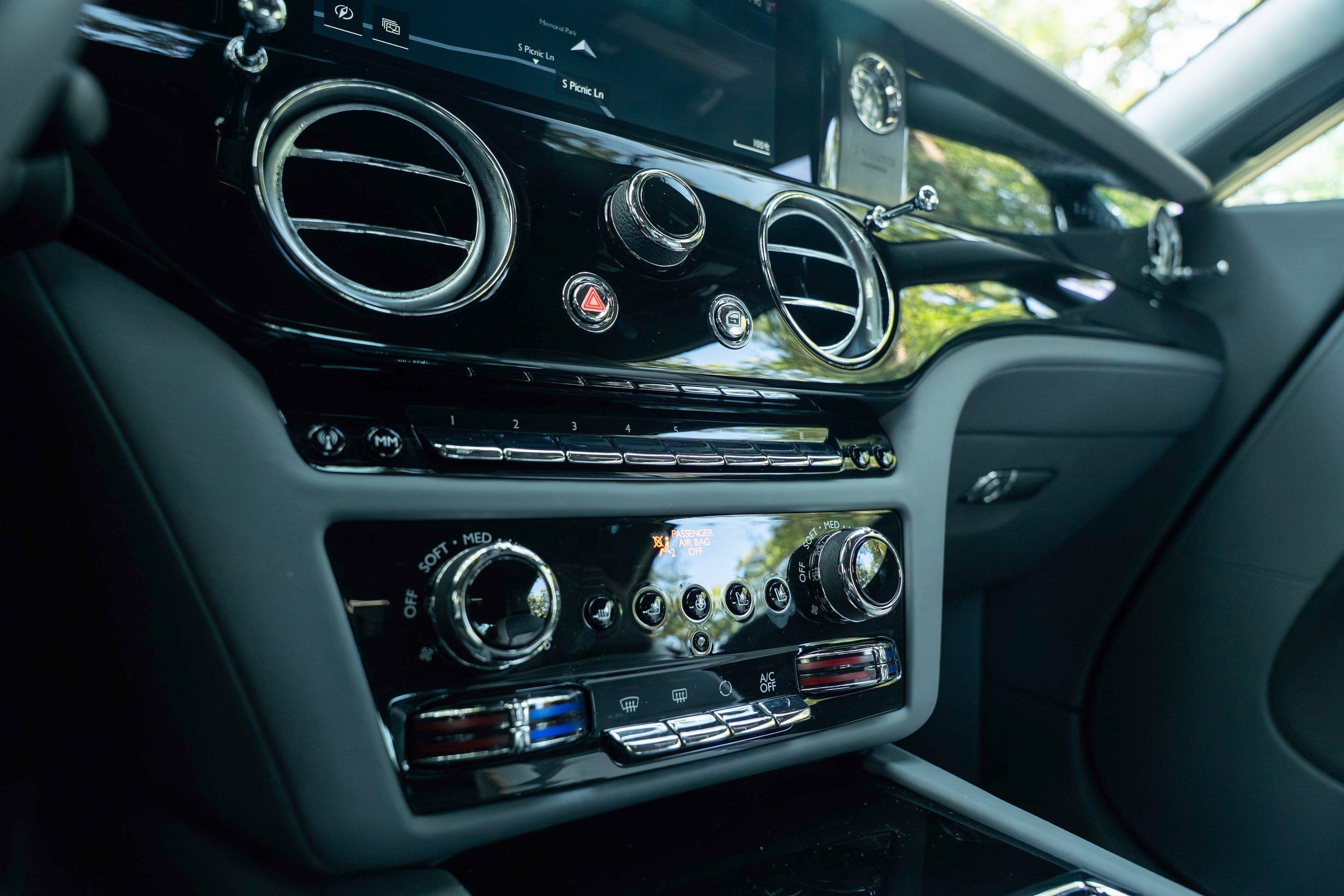 Used 2025 Rolls-Royce Spectre w/ Spectre Launch Package image 34