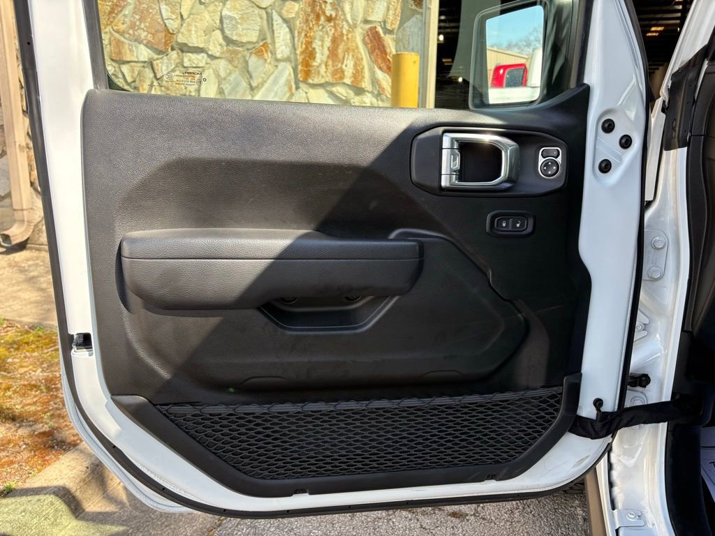 Used 2025 Jeep Wrangler Willys 4xe image 19