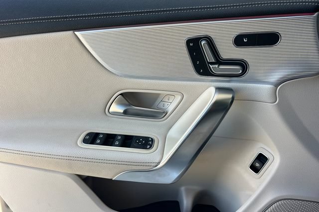 Used 2020 Mercedes-Benz CLA 250 image 11