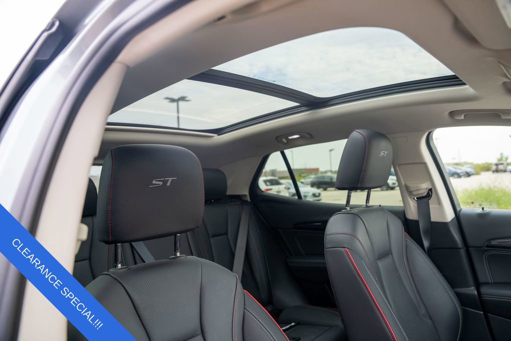 Used 2023 Buick Envision Essence w/ Sport Touring Package image 14