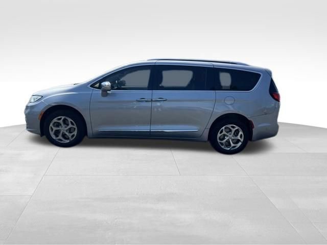 Used 2021 Chrysler Pacifica Limited AWD/4WD image 4