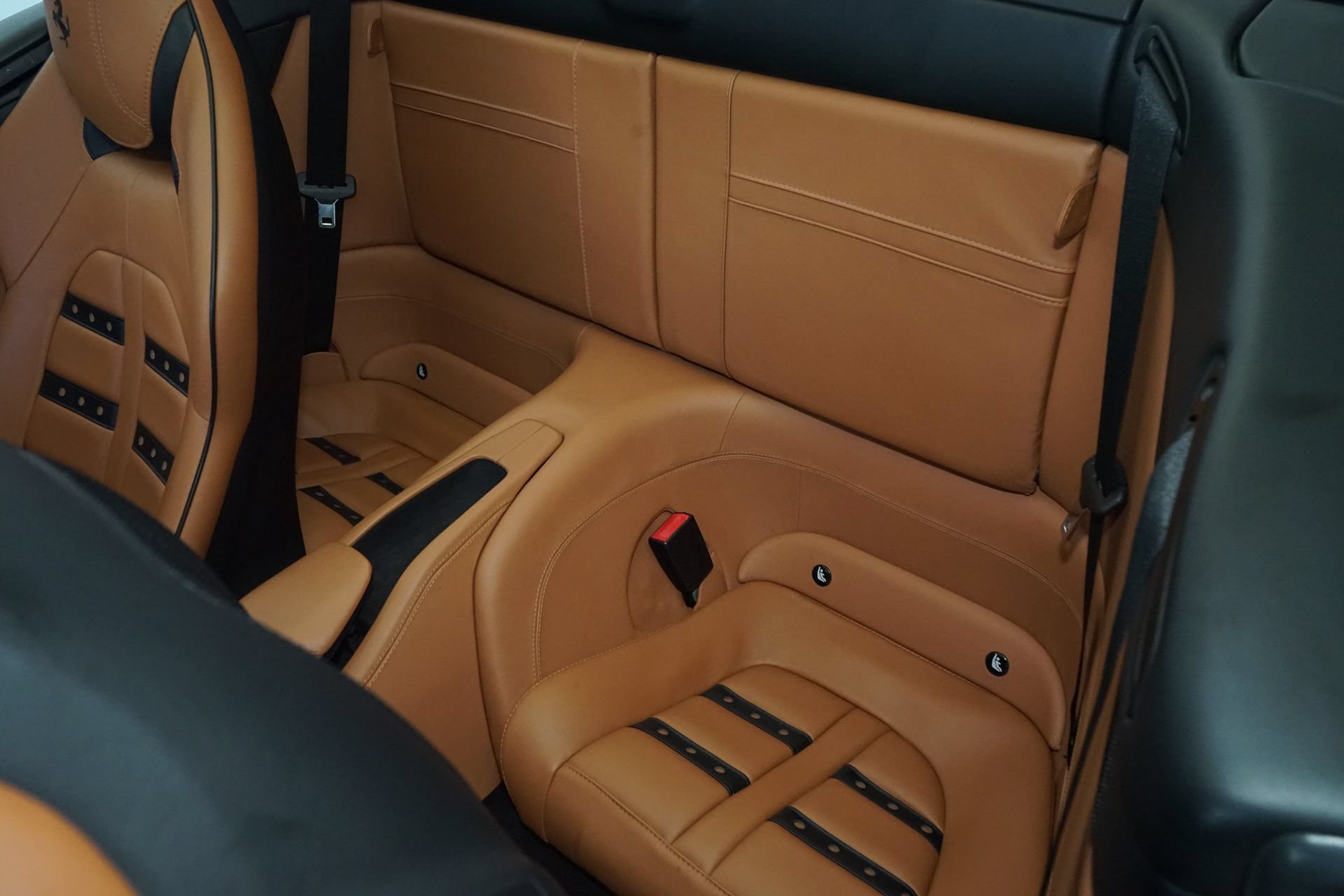 Used 2016 Ferrari California T RWD image 17
