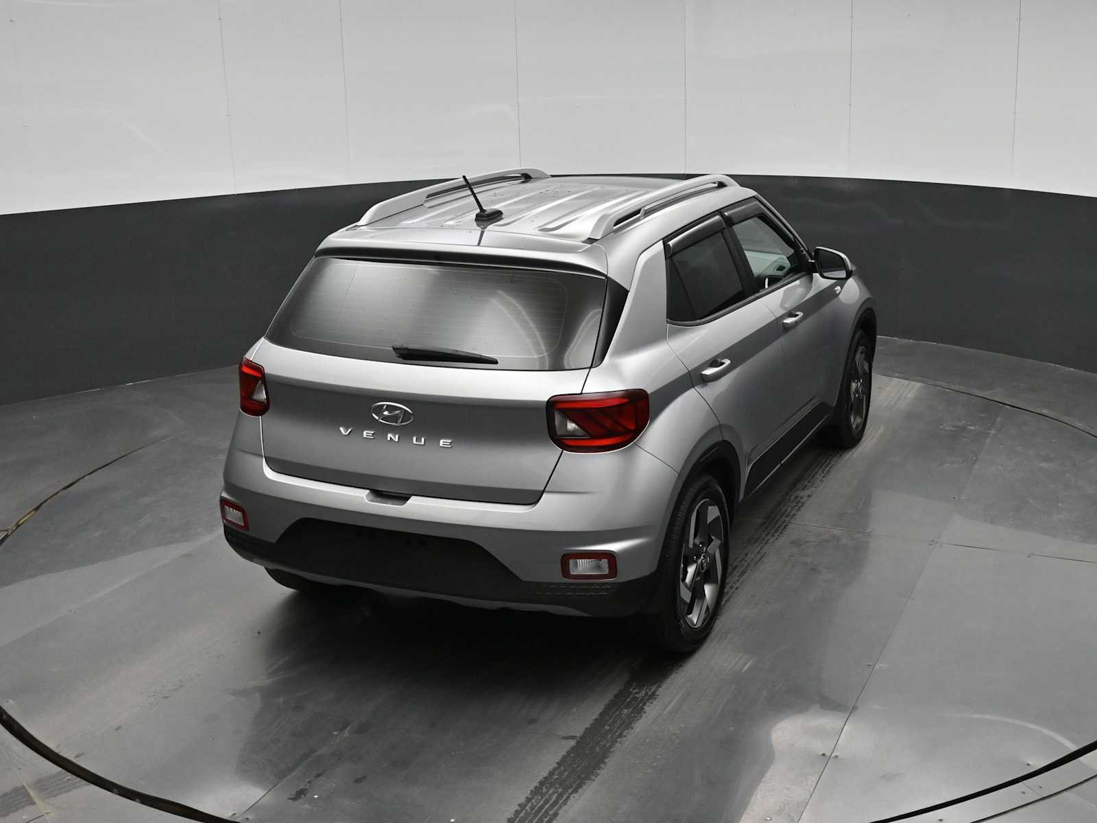 Used 2024 Hyundai Venue SEL FWD image 28