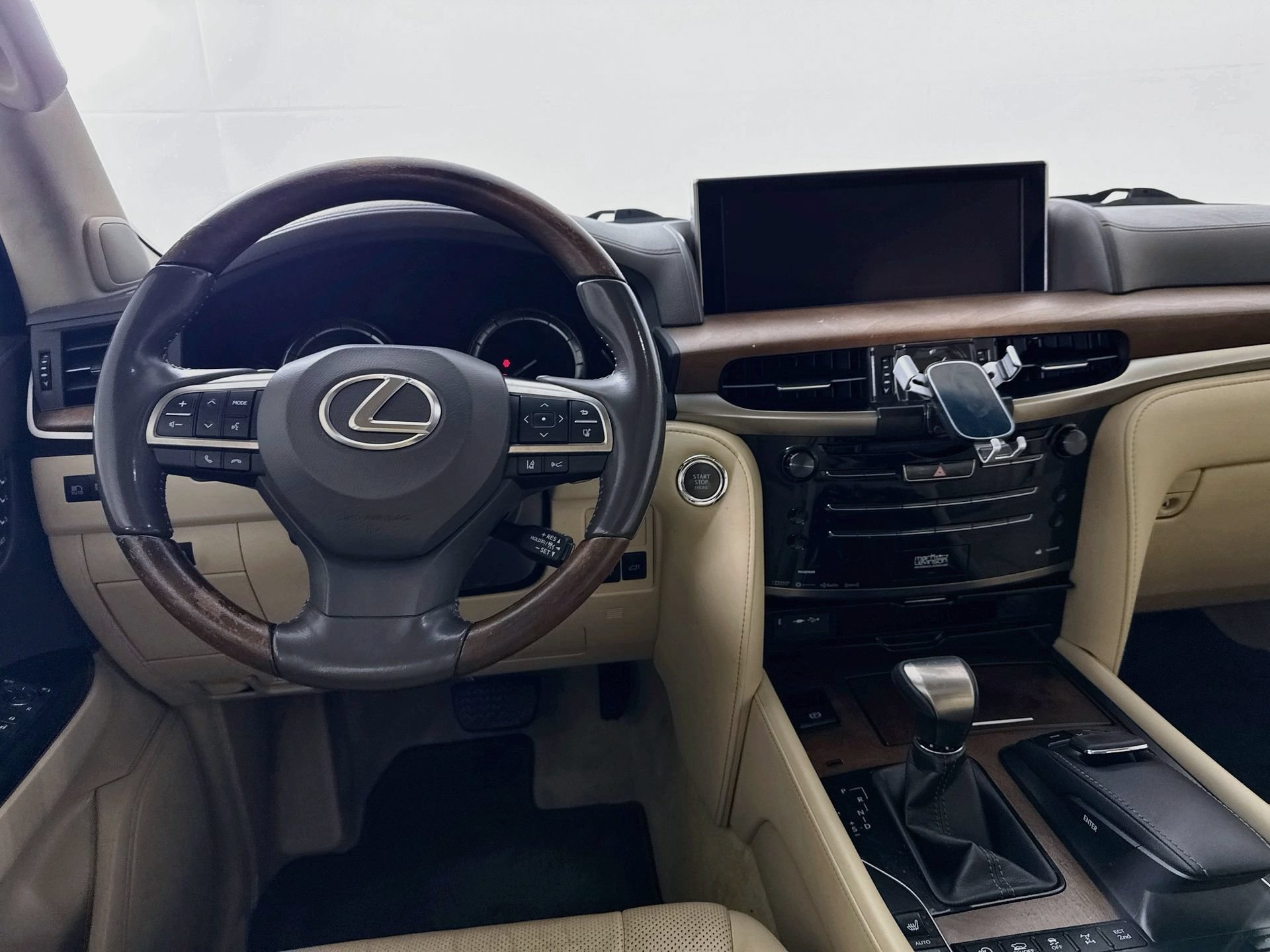 Used 2016 Lexus LX 570 4WD w/ Luxury Package image 24