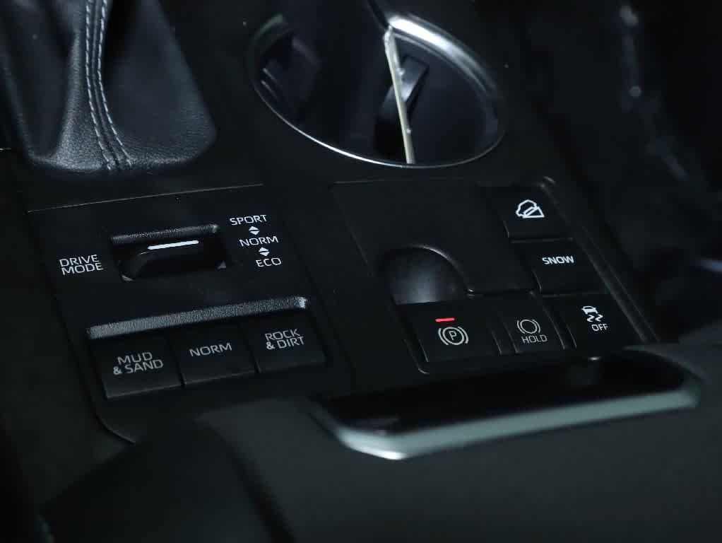 Used 2023 Toyota Highlander LE AWD/4WD image 28