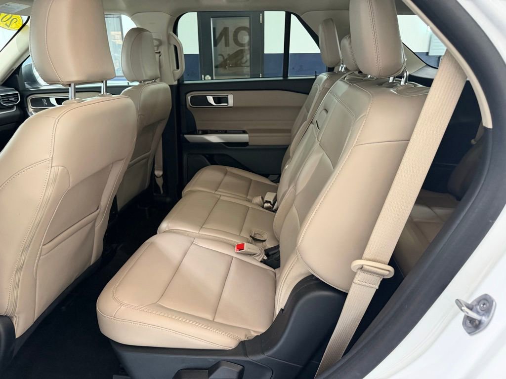 Used 2024 Ford Explorer XLT w/ Equipment Group 202A image 31