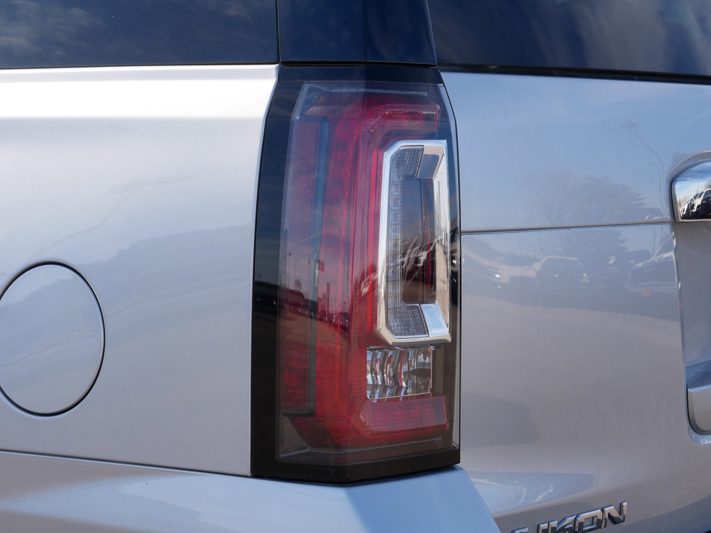 Used 2020 GMC Yukon Denali w/ Denali Premium Package image 17