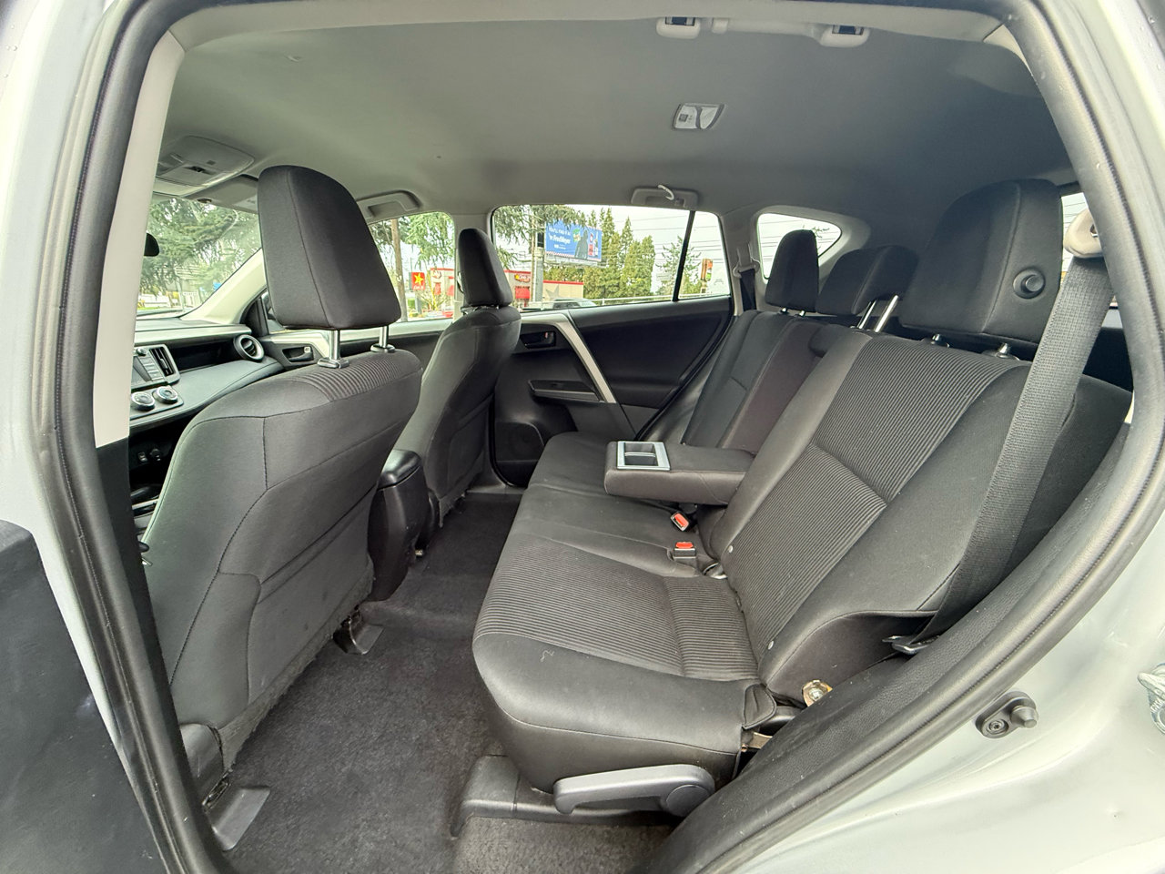 Used 2016 Toyota RAV4 LE image 12