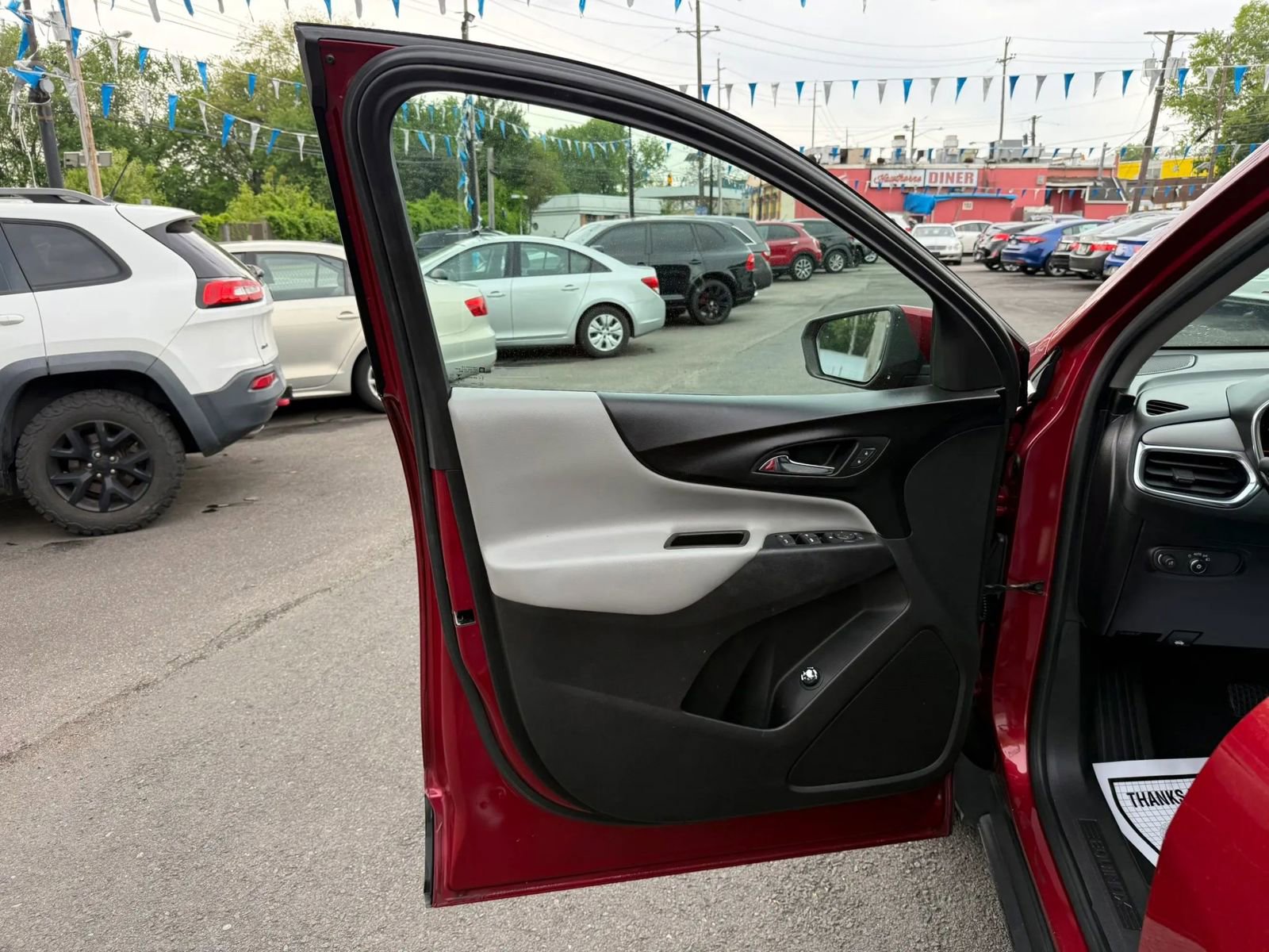 Used 2019 Chevrolet Equinox LT FWD image 18