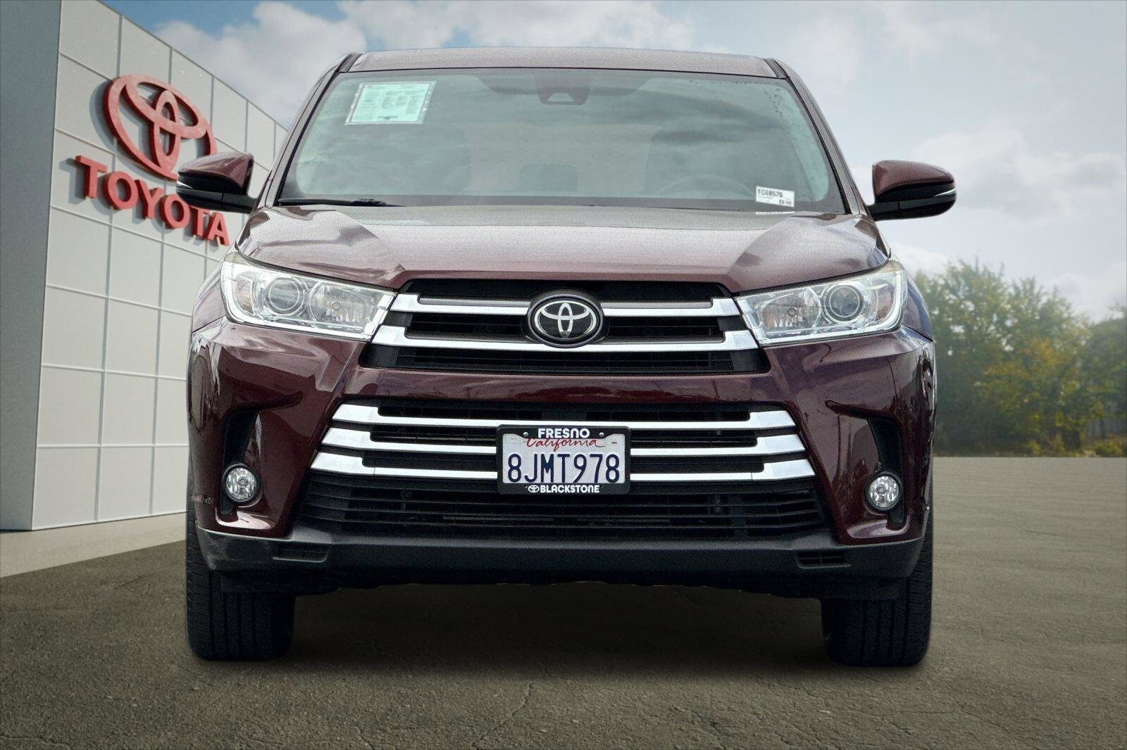 Certified 2019 Toyota Highlander Plus FWD image 8