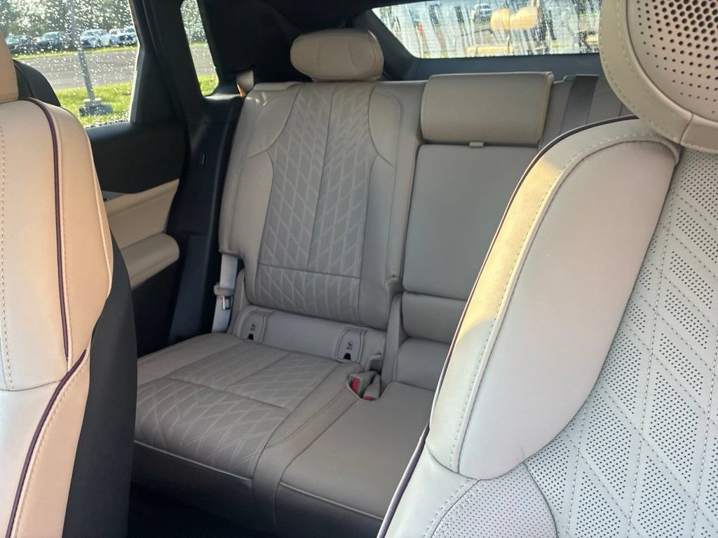 Used 2026 Cadillac Lyriq Signature Luxury w/ Nappa Leather Package AWD/4WD image 10