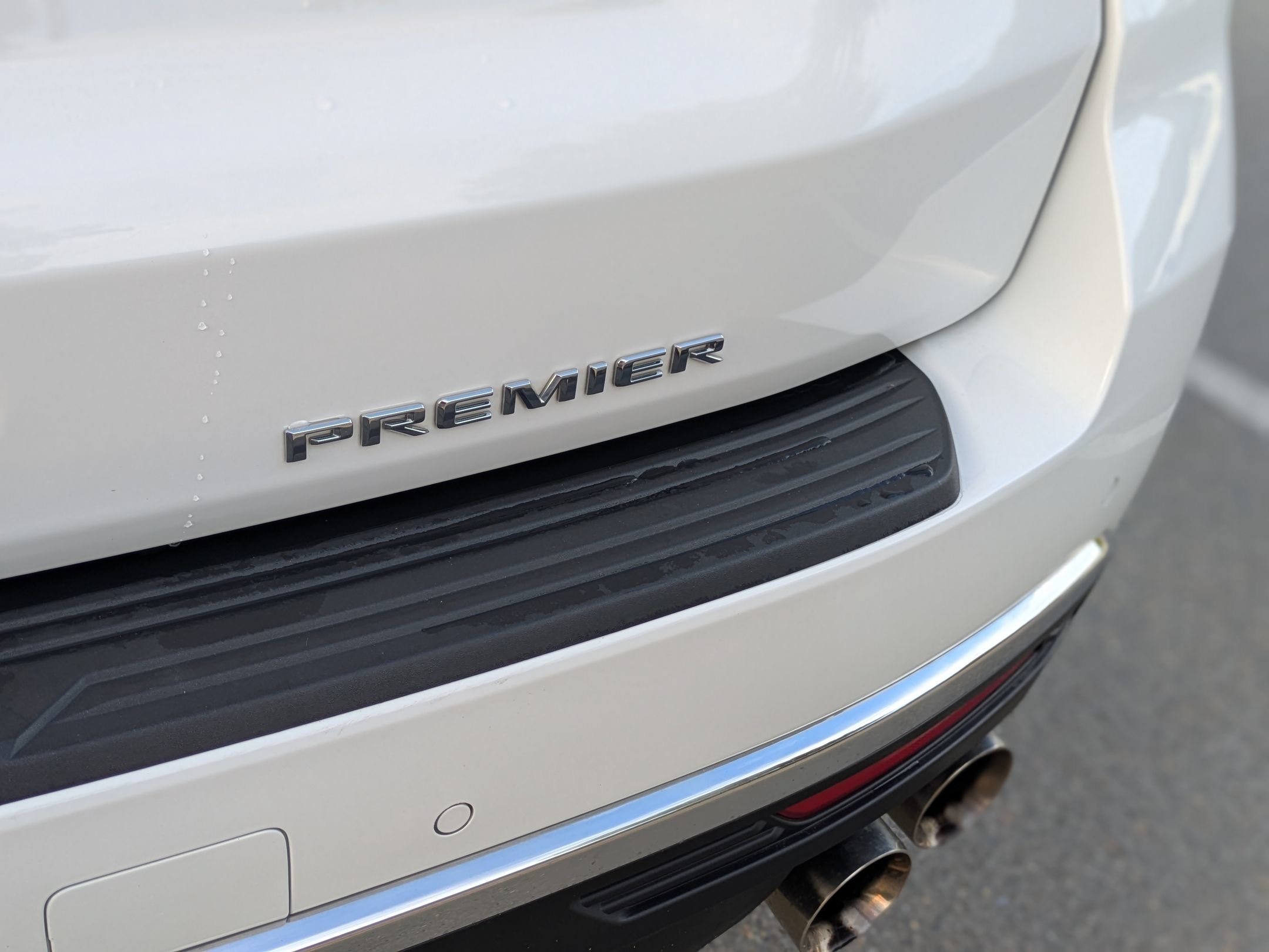Used 2024 Chevrolet Tahoe Premier AWD/4WD image 32