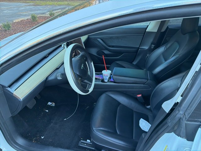 Used 2020 Tesla Model 3 Standard Range Plus image 9