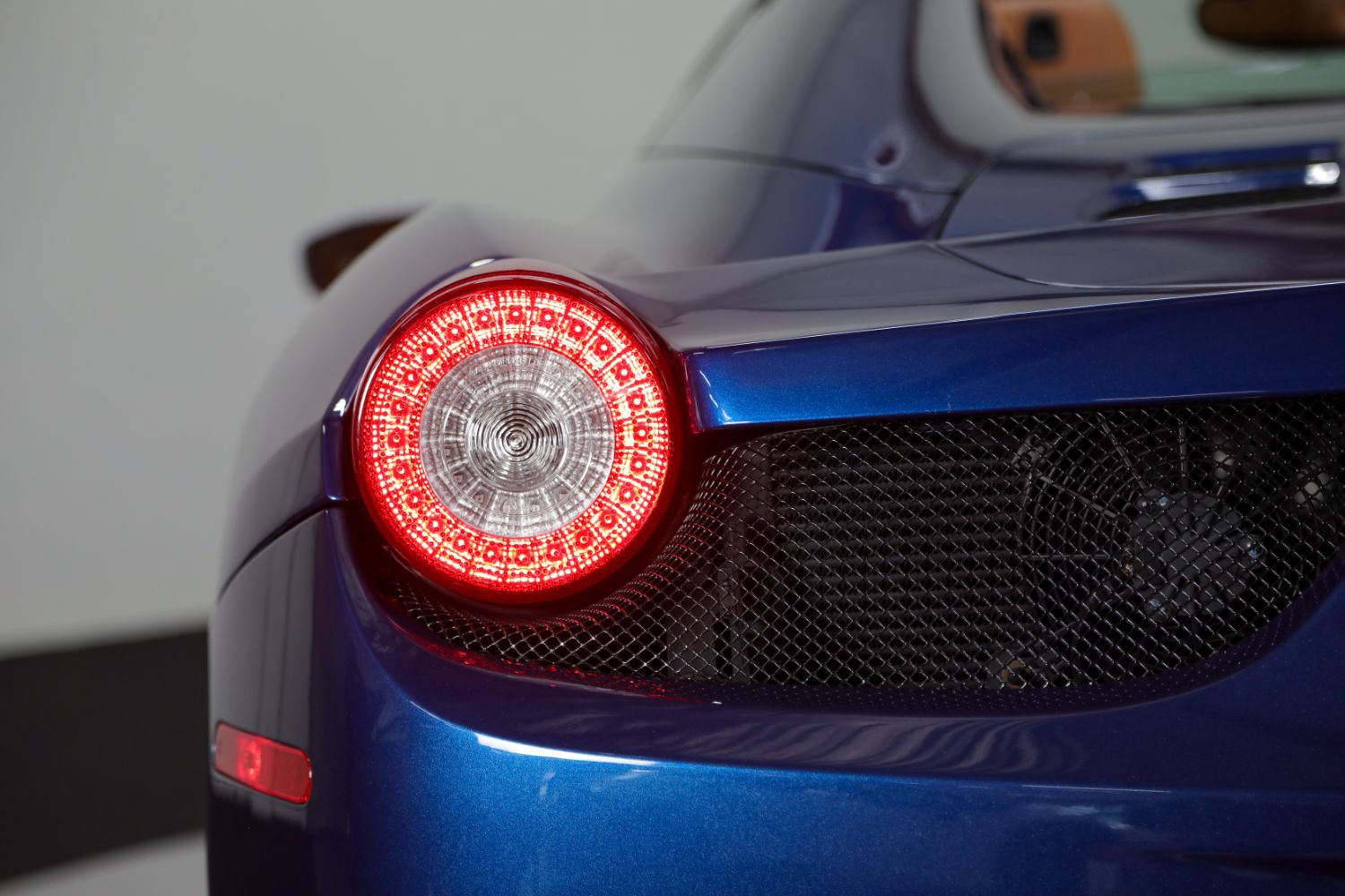 Used 2015 Ferrari 458 Spider RWD image 23