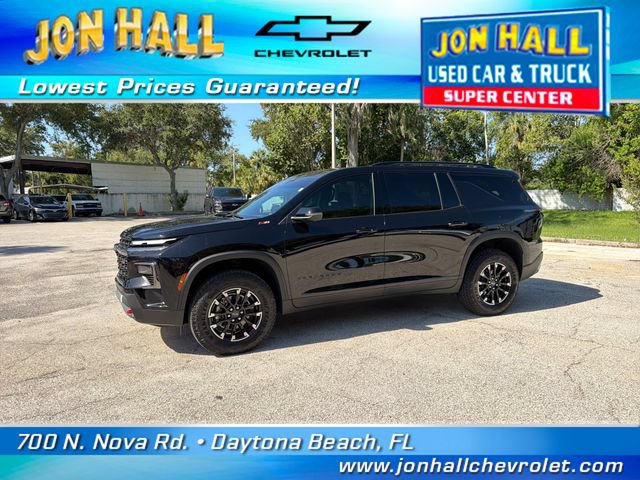 Used 2025 Chevrolet Traverse Z71 w/ Driver Confidence Package AWD/4WD image 3